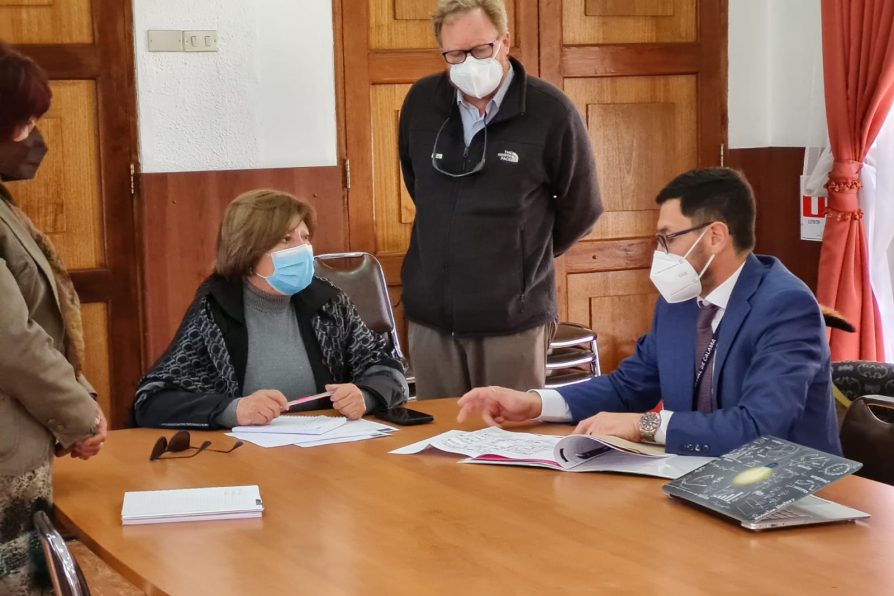 Delegada de El Loa y director del Hospital Carlos Cisternas anunciaron cierre perimetral de antiguo recinto de salud de Calama