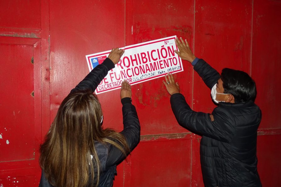 Fiscalización nocturna en Calama finaliza con tres locales con sumarios sanitarios y dos de ellos con prohibición de funcionamiento