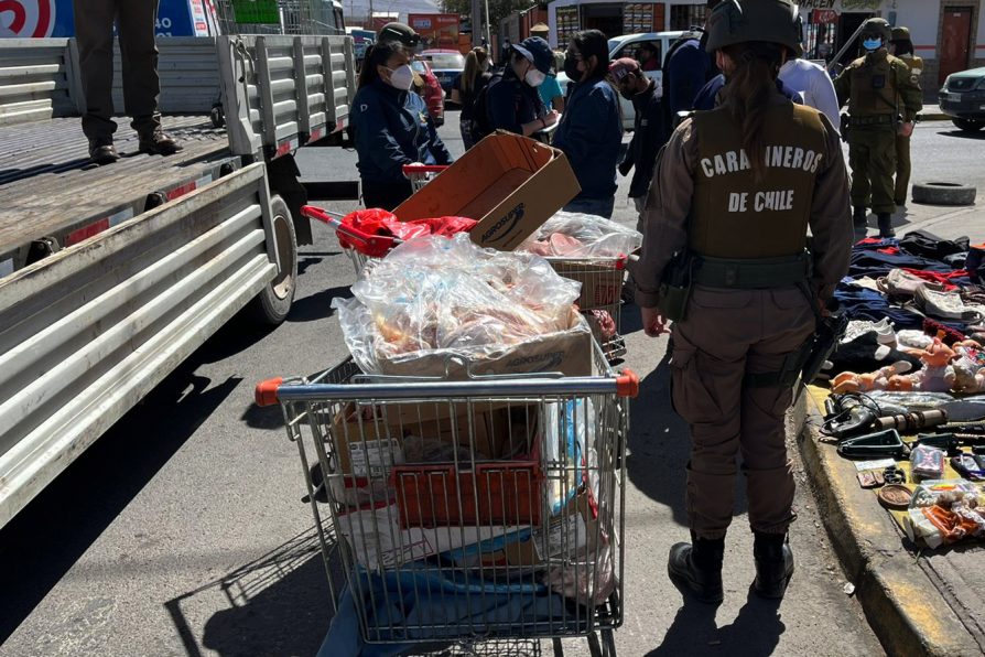 Decomisan más de 500 kilos de carne vencida en feria de las pulgas y cursan cinco sumarios sanitarios