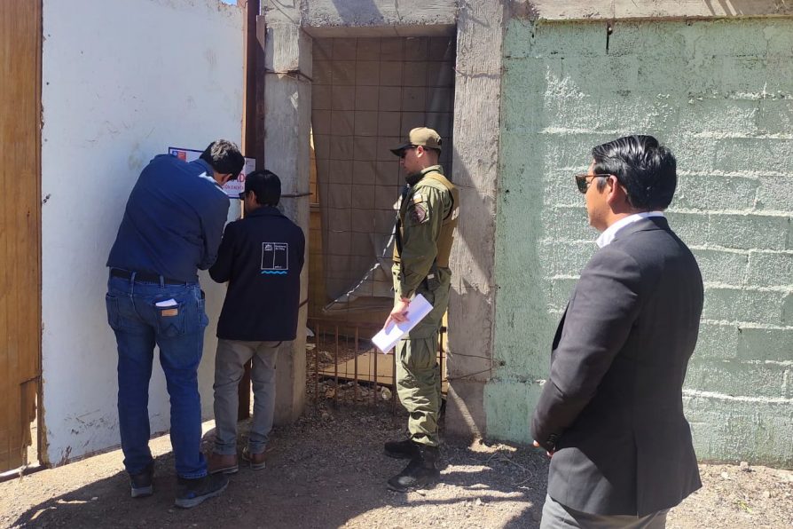 <strong>Se suman nuevos recintos: Delegación de El Loa clausura tres locales clandestinos en el sector poniente y centro de Calama</strong>