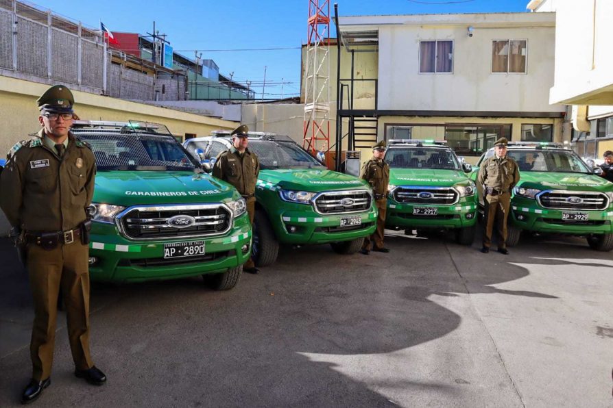 Ocho camionetas 4×4  llegan a reforzar el trabajo de los retenes fronterizos de Carabineros en la provincia El Loa