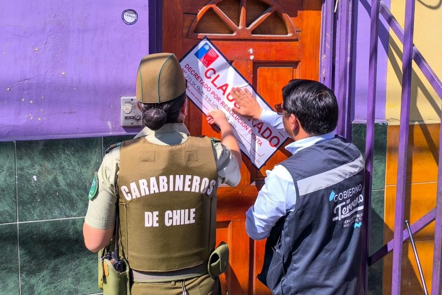 Delegación Presidencial El Loa clausuró dos domicilios en los que se detectó venta de alcohol clandestina, comercio sexual y almacenamiento de  productos de contrabando