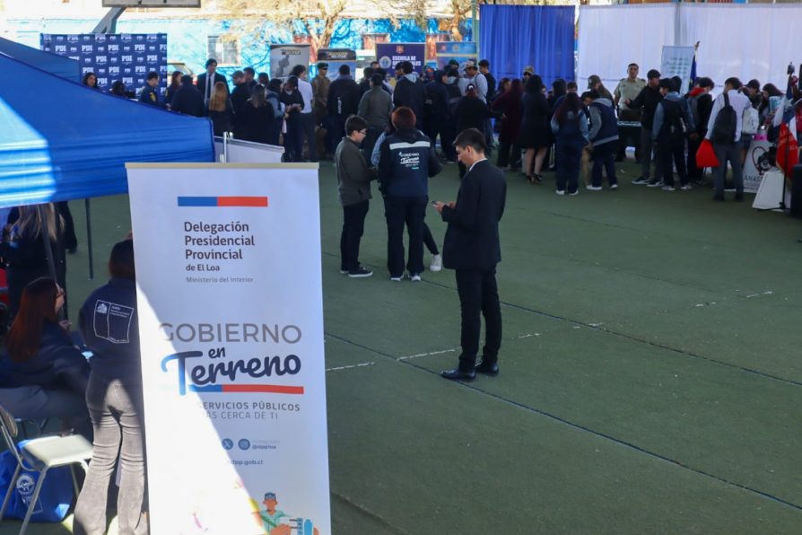 Plaza Ciudadana entregó orientación vocacional y acceso a servicios públicos a estudiantes del Liceo Radomiro Tomic