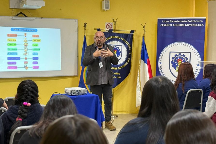 Estudiantes de Calama se capacitaron para liderar el cuidado de la salud mental en sus escuelas