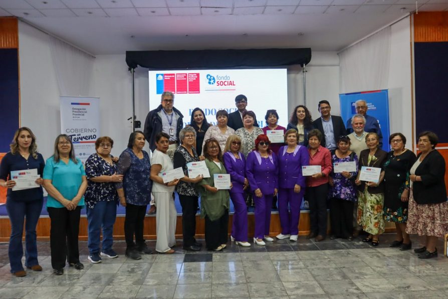 Siete organizaciones sociales de la provincia de El Loa reciben el Fondo Social Presidente de la República